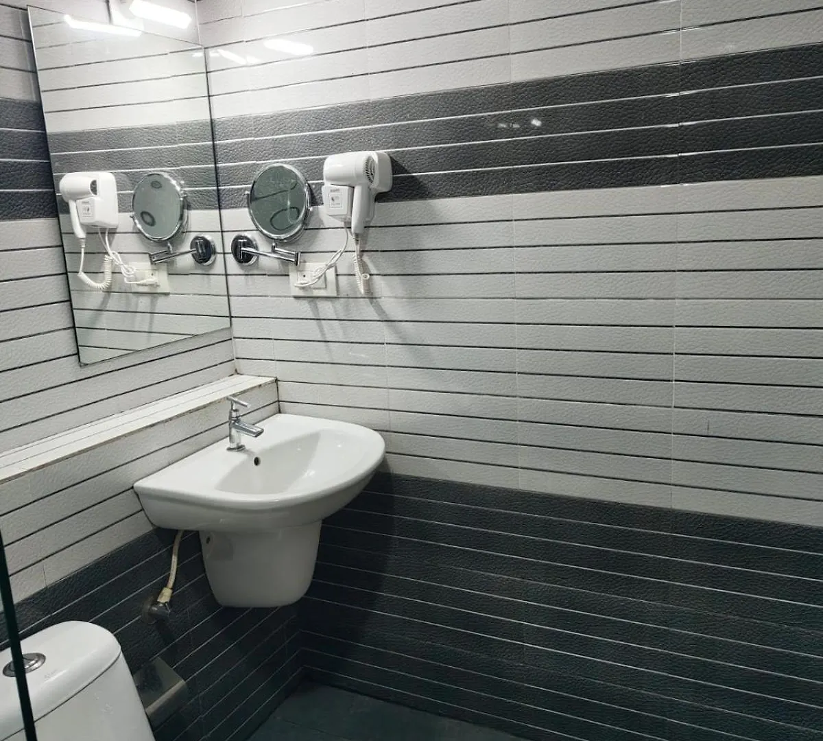 Hotel Horizon International Tullipurmbu