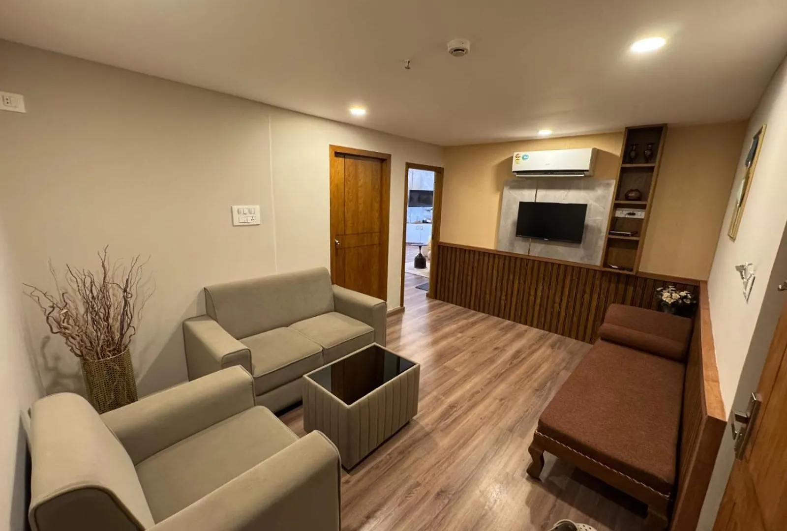 Hotel Horizon International Tullipurmbu
